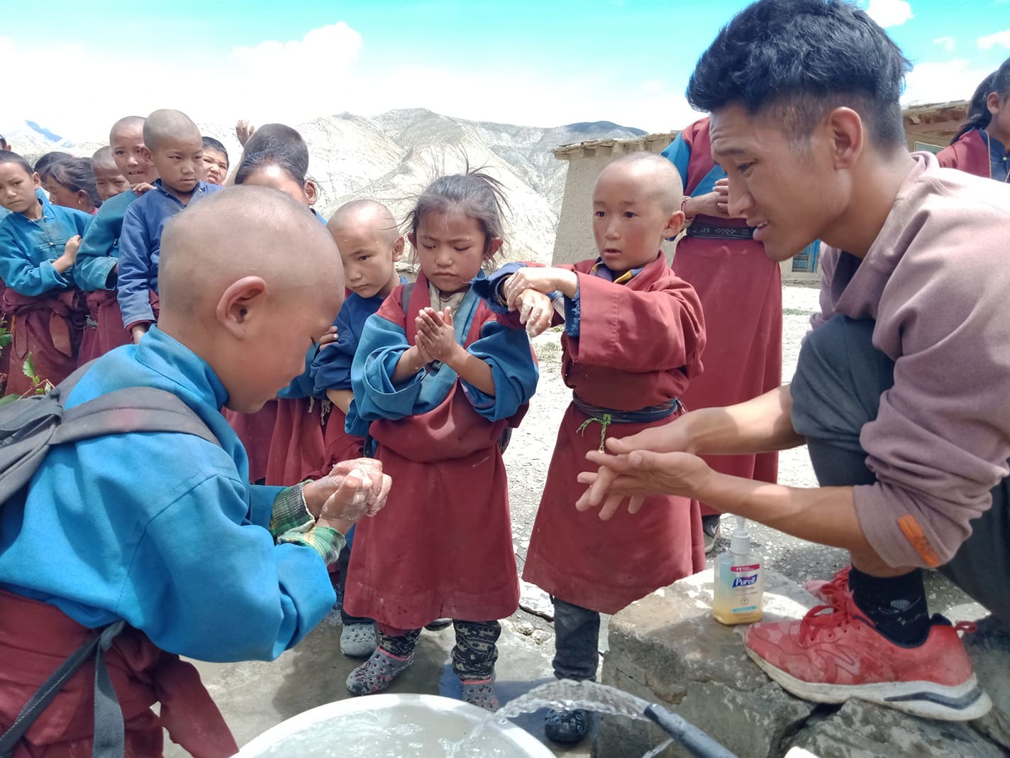 Nepal-School-Saldang-Washing-hands